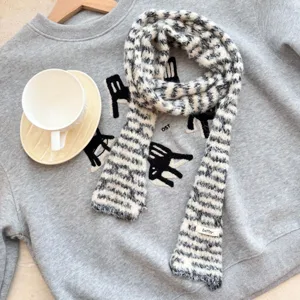 Écharpe en tricot rayée noir et blanc rétro chic accessoire chaud pour cou d'hiver