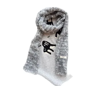Écharpe en tricot gris avec des motifs animaux originaux, cache-cou chaud d'hiver.