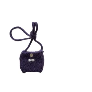 Petit sac bandoulière en tricot violet pour femme, pochette téléphone en laine avec bouton.