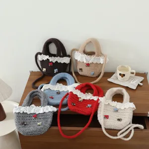 Strick Handtasche mit Spitzenbesatz, süße lässige Umhängetasche und Tragetasche für Kinder.
