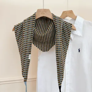 Écharpe foulard triangulaire en tricot de laine à carreaux style coréen pour femmes