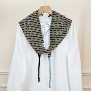 Écharpe en tricot à motif écossais style coréen avec fines lanières, châle triangulaire.