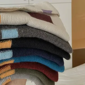 Écharpe en tricot bloc de couleur hiver chaud châle triangle géométrique femme.