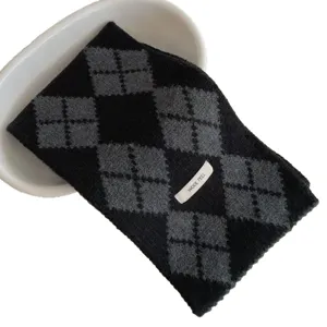 Chauffe-cou en tricot argyle rétro coréen, écharpe d'hiver mode à carreaux noir et gris femme.
