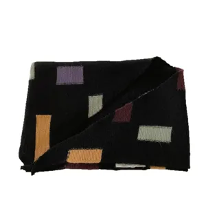 Écharpe tricotée color block de créateur, châle triangle d'hiver chaud à motif géométrique.