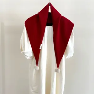 Écharpe triangulaire tricotée rouge avec pompons, châle chaud d'hiver en pure laine.