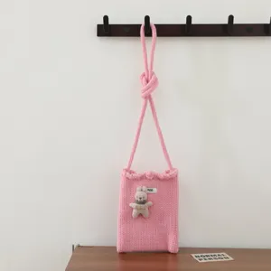 Sac bandoulière tricoté rose pour téléphone avec charm peluche lapin mignon style