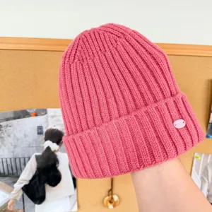 Bonnet en tricot côtelé rose hiver chaud bonnet en laine pour femmes décontracté doux