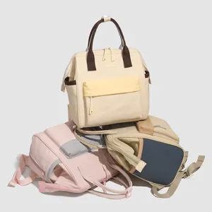 Sac à dos à langer multifonctionnel pour maman, sac de voyage spacieux et léger.