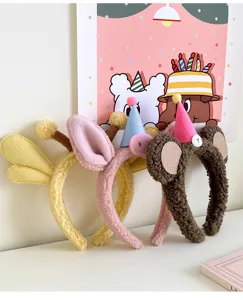 Schattige pluche haarband met cartoon oren en feestmuts ontwerp voor dagelijks zoet dragen.