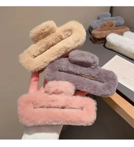 Plush hair claw clip large fluffy winter hair catch cute fuzzy hairpin for women girls styling.