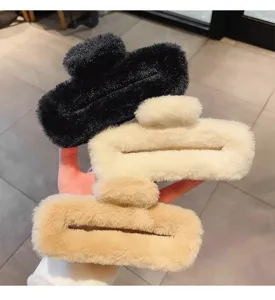 Fluffy plush hair claw clip oversized winter hair accessories for women fashion cute hair catch