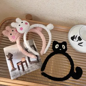 Pluche dier haarband detail, schattig konijn en kat ontwerp, zachte lamsvacht haarhoepel voor dagelijks.