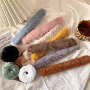 Fluffy faux fur slap armband haarelastiekjes set, zachte winter paardenstaart haaraccessoires.