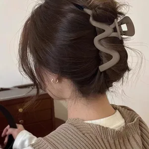 Large Matte Wavy Hair Claw Clip For Women Geometric Acrylic Shark Clip Non Slip Hair Styling Accessories