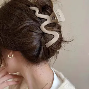 Large matte wave hair claw clip for women elegant shark clip non-slip hair accessories styling