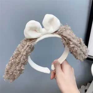 Schattige pluche haarband met schapenoren voor vrouwen, zachte haarring voor gezicht wassen.