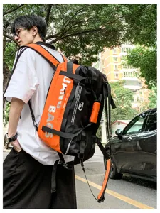 Grand sac a dos de voyage colorblock, sac a dos de sport polyvalent pour les hommes.