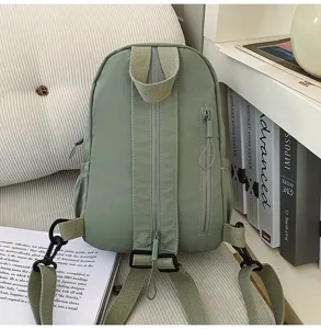 Casual prasino nylon mini sakidio gia gynaikes, elafry gia taxidia kai kathimerini chrisi.