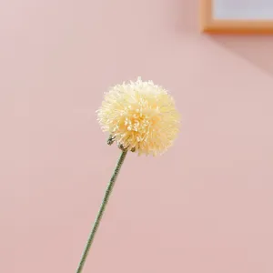 Fiore di tarassaco all'uncinetto fatto a mano, pianta artificiale lavorata per soggiorno