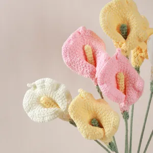 Handgemachte gehäkelte Calla Blumen Strauß Strickgarn Geschenk für Frauen Heimdekor