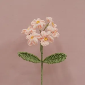 Fiore di non ti scordar di me rosa all'uncinetto fatto a mano, bellissima decorazione