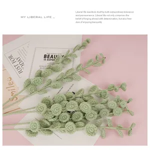 Bouquet di Foglie di Eucalipto all'Uncinetto Fatto a Mano Pianta Artificiale Lavorata a Maglia Steli di Verde Finti Fiori per Decorazione Casa Ufficio