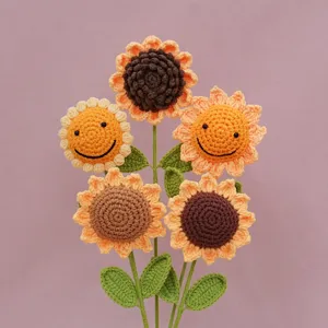 Handgemachte gehäkelte Sonnenblumen Blumenstrauß süßes gestricktes Geschenk für Zuhause.