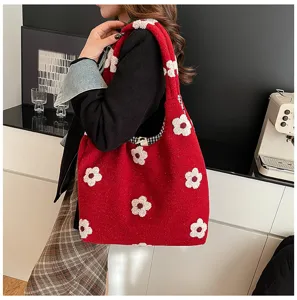 Sac cabas duveteux rouge style coréen à fleurs blanches, sac bandoulière spacieux.
