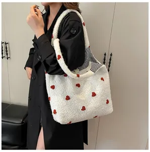 Sac cabas en peluche douce pour femme, grand sac à épaule douillet avec motif de cœur rouge pour hiver.