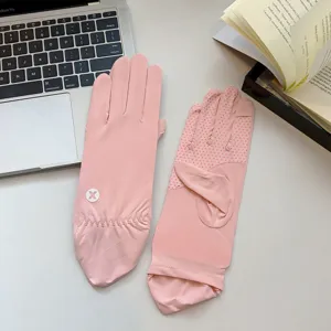 Summer ice silk sunscreen gloves for women, UV protection, touch screen and anti-slip.