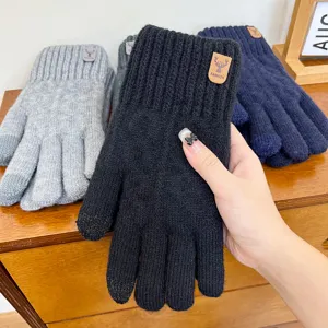Men's winter thermal knit touchscreen gloves, thick fleece lined warm gloves for outdoor.