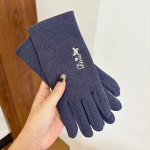 Thermal fleece gloves detailed view, dark blue touch screen winter warm gloves for women.
