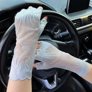 Guanti da sole in pizzo di seta ghiaccio mezza dita per donne guida auto traspiranti