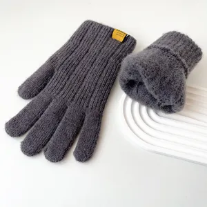 Dark grey winter warm knitted gloves, thick thermal fleece-lined gloves for cold weather