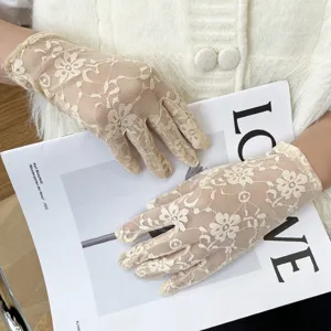 Gants de protection solaire en dentelle pour femmes, gants courts en tulle beige pour conduite.