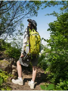 Leichter Outdoor-Sportrucksack, strapazierfähiges Material für Wandern und Reisen.