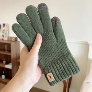 Men's green knit touchscreen gloves, warm winter full-finger thermal wear for outdoor use.