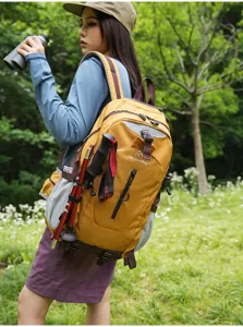 Langlebiger Outdoor Wanderrucksack mit grossem Fassungsvermoegen fuer Reisen und Sport
