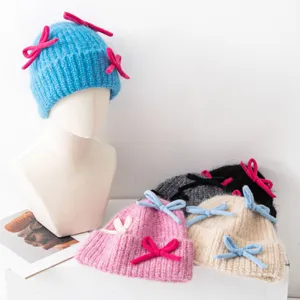 Gorro de punto de felpa grueso con bonitos lazos en contraste, gorro de lana cálido de invierno.