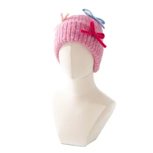 Lindo gorro de punto rosa con lazos coloridos, mezcla de lana gruesa a prueba de viento caliente