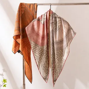 Sciarpa Triangolare in Misto Seta e Lana da Donna Elegante Stampa Geometrica Scialle alla Moda Sciarpa Versatile per Uso Quotidiano