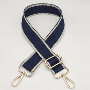 Correa de bolso tejida ancha de reemplazo elegante con ganchos de metal dorado brillante.