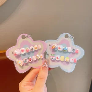 Kinder Cartoon Aufpressnägel süße 3D handgemachte Bonbon künstliche Nagel Set Details