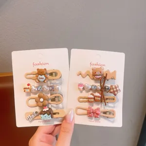 Jedes Set enthält niedliche Harz Bär Haarklammern, Cartoon Entenschnabel Clips für Mädchen.