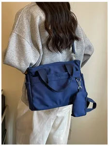 Sac à bandoulière en toile style coréen décontracté, cabas polyvalent avec petite pochette.