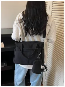Sac bandoulière noir en toile décontracté coréen vue détaillée, sac à main polyvalent.