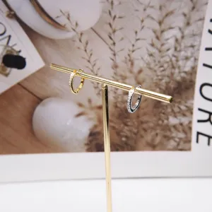 Boucles d'oreilles créoles en argent S925, petites boucles géométriques élégantes et simples.
