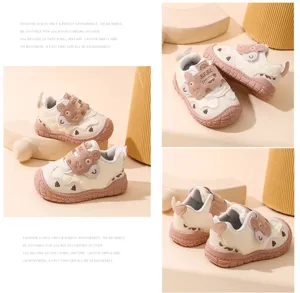 Chaussures premier pas bébé semelle souple joli ours baskets chaussures enfant vue détaillée.