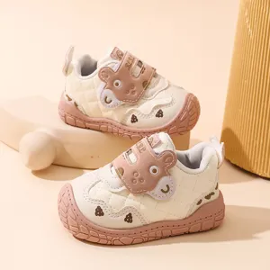 Chaussures de marche mignonnes pour bébés, semelle souple antidérapante baskets d'automne.